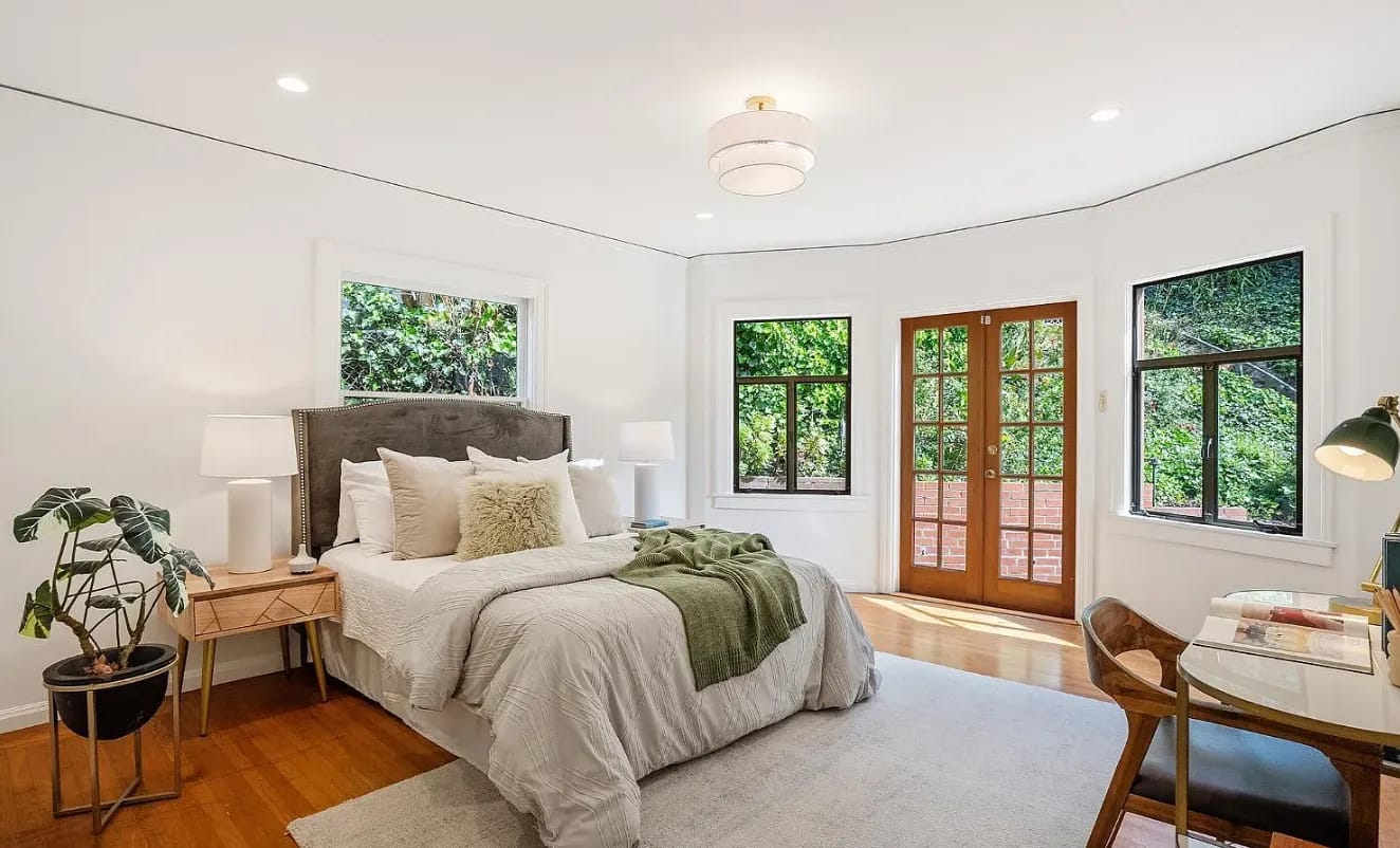1135 Portola Dr 7