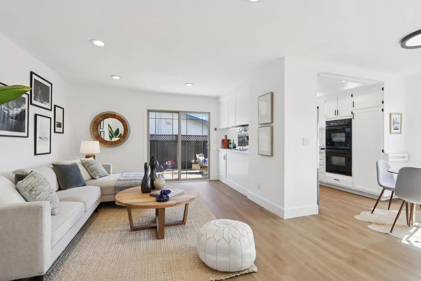 1100 Ramblewood Way2