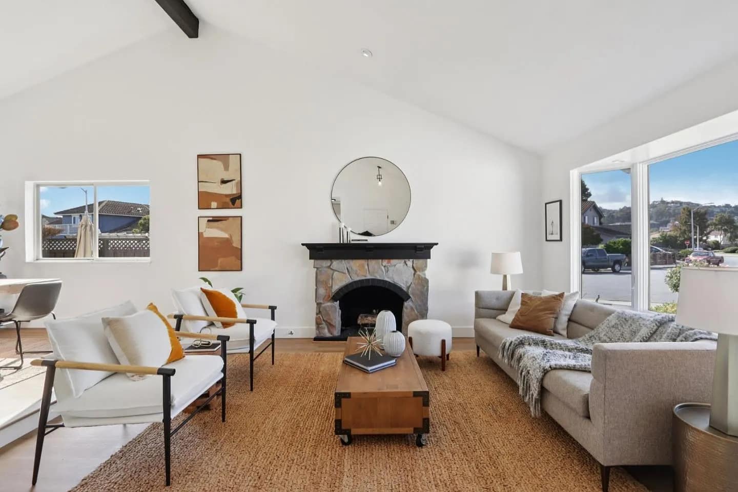 1100 Ramblewood Way5