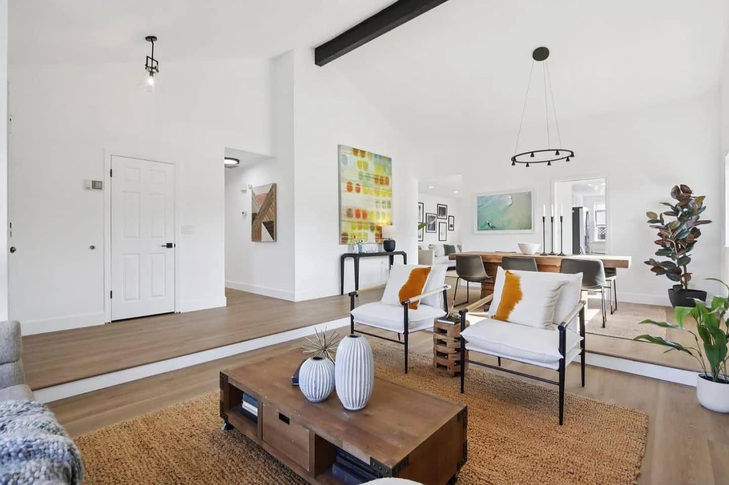 1100 Ramblewood Way8