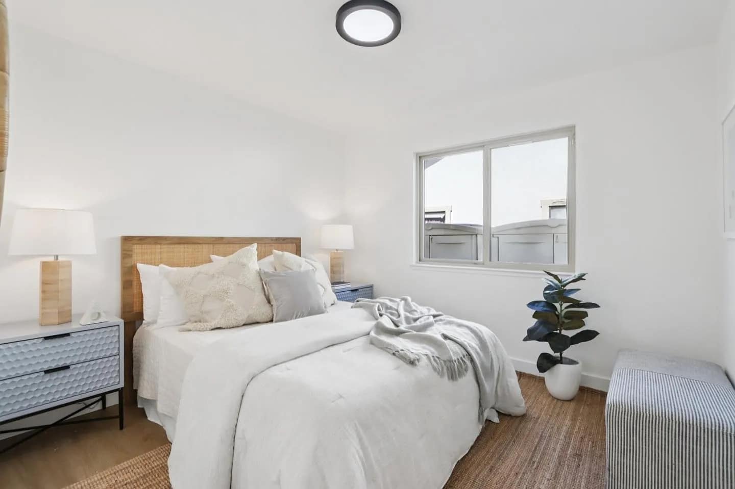 1100 Ramblewood Way9