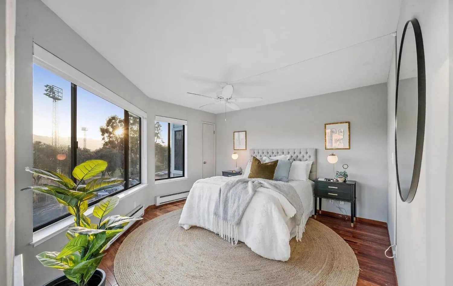 3501 Laguna Street13