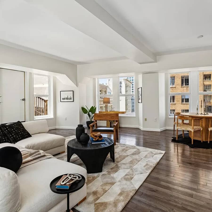 1615 Broadway